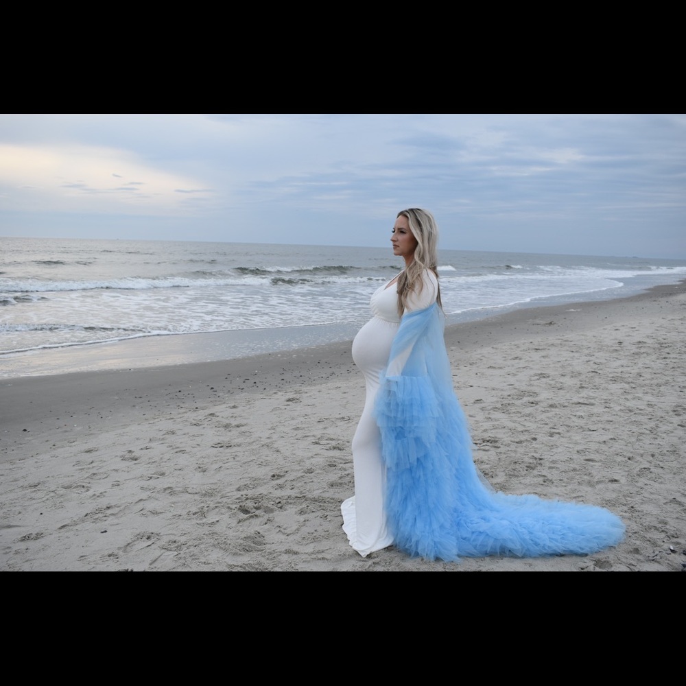 Light blue ruffled maternity photo shoot robe